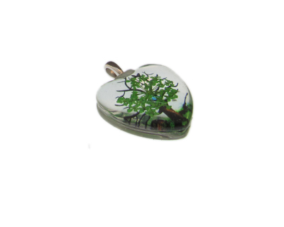 (image for) 24mm Green Heart Glass Pendant w/Tree