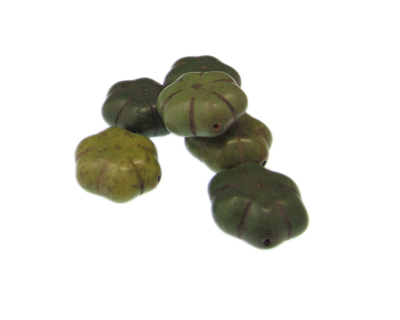 18mm Dyed Green Flower, 6 beads