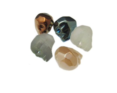 24 x 20mm Random Skull Glass Bead 24 x 20mm Random Skull Glass Bead